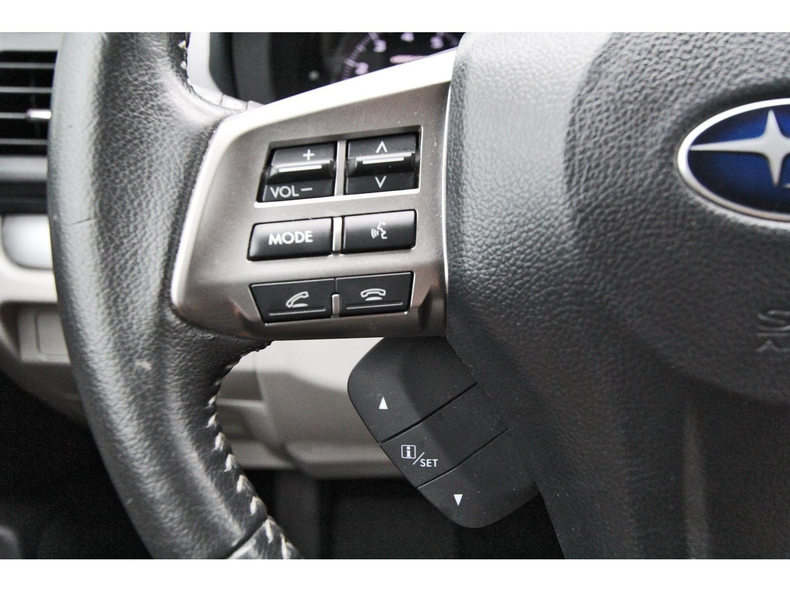 Used 2015 Subaru Forester 2.5i Touring w/ Eyesight & Navigation System AWD/4WD image 15