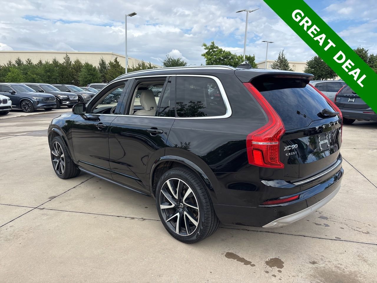 Used 2022 Volvo XC90 T6 Momentum w/ Advanced Package image 7