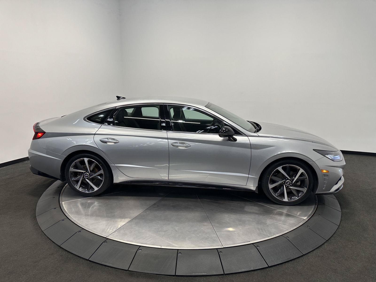 Used 2021 Hyundai Sonata SEL Plus w/ Preferred Accessory Package FWD image 8