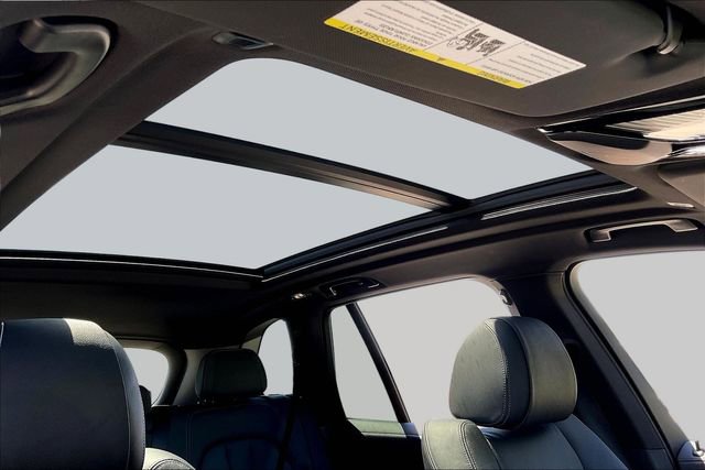 Used 2022 BMW X5 xDrive40i w/ M Sport Package image 19