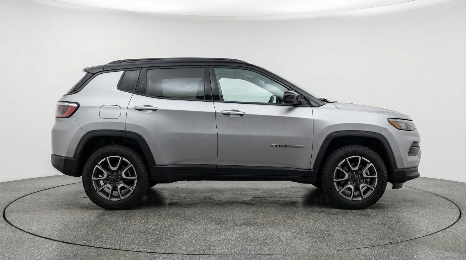 Used 2025 Jeep Compass Trailhawk AWD/4WD image 11