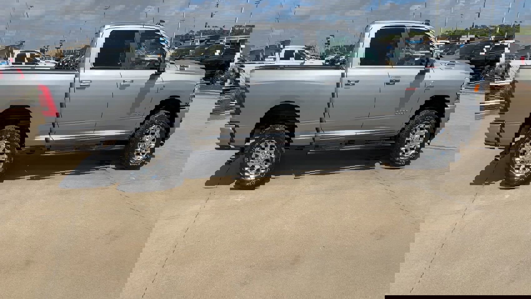 Used 2024 RAM 2500 Laramie image 2