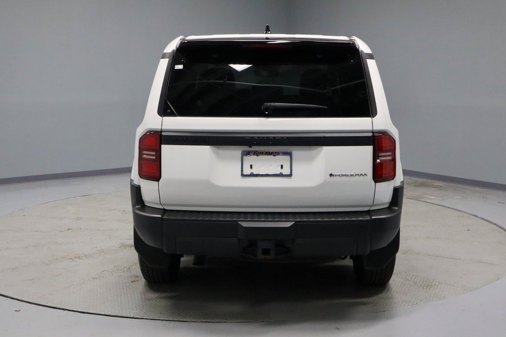 Used 2024 Toyota Land Cruiser image 9