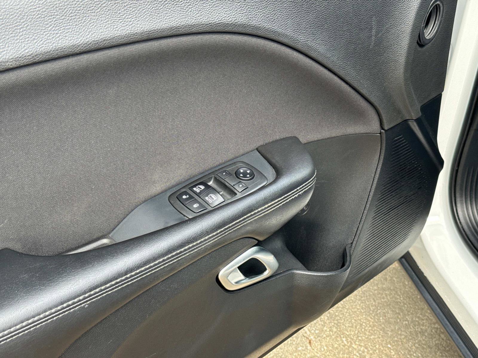 Used 2019 Dodge Challenger SXT image 13