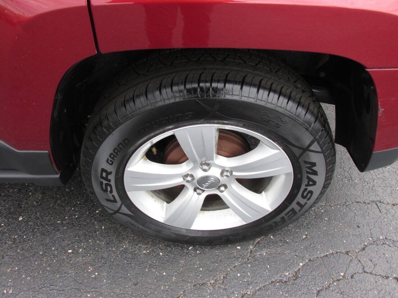 Used 2014 Jeep Patriot Latitude FWD image 37