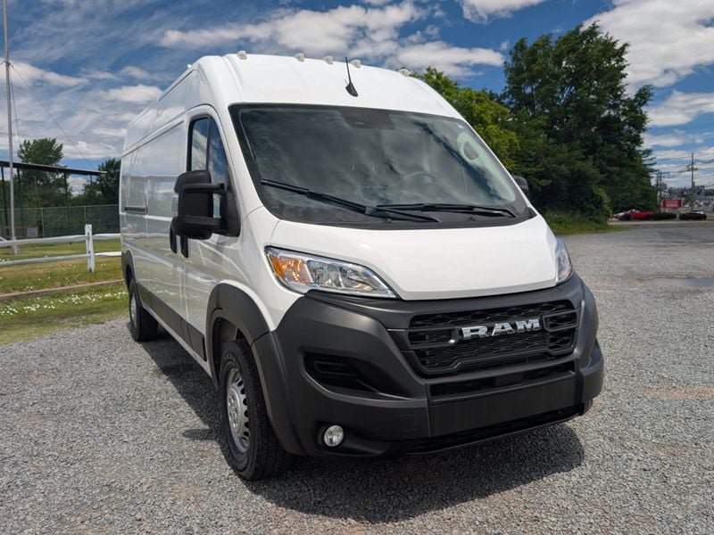 Used 2026 RAM ProMaster 2500 w/ Convenience Group FWD image 3
