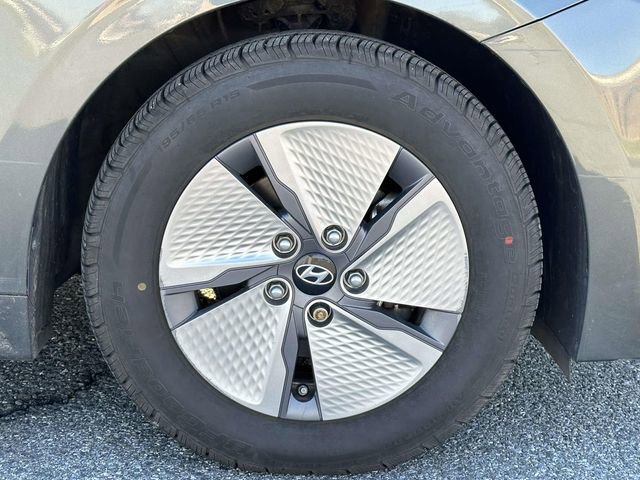 Used 2022 Hyundai Ioniq SE image 8