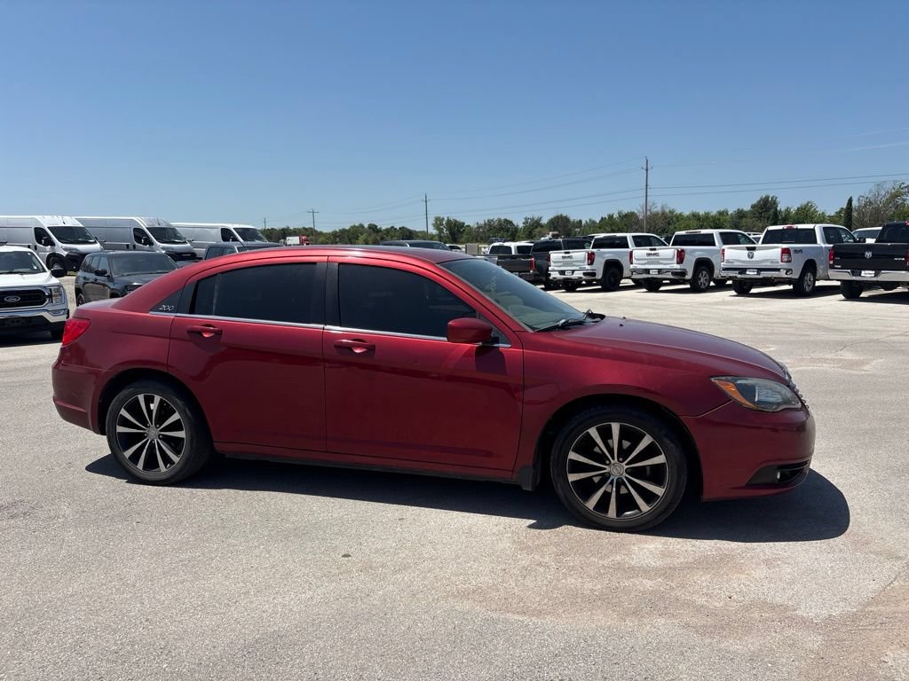 Used 2011 Chrysler 200 S FWD image 2