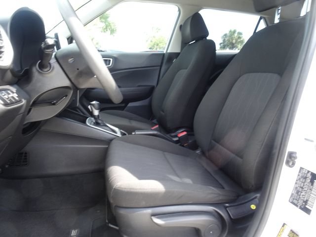 Used 2022 Hyundai Venue SE FWD image 7