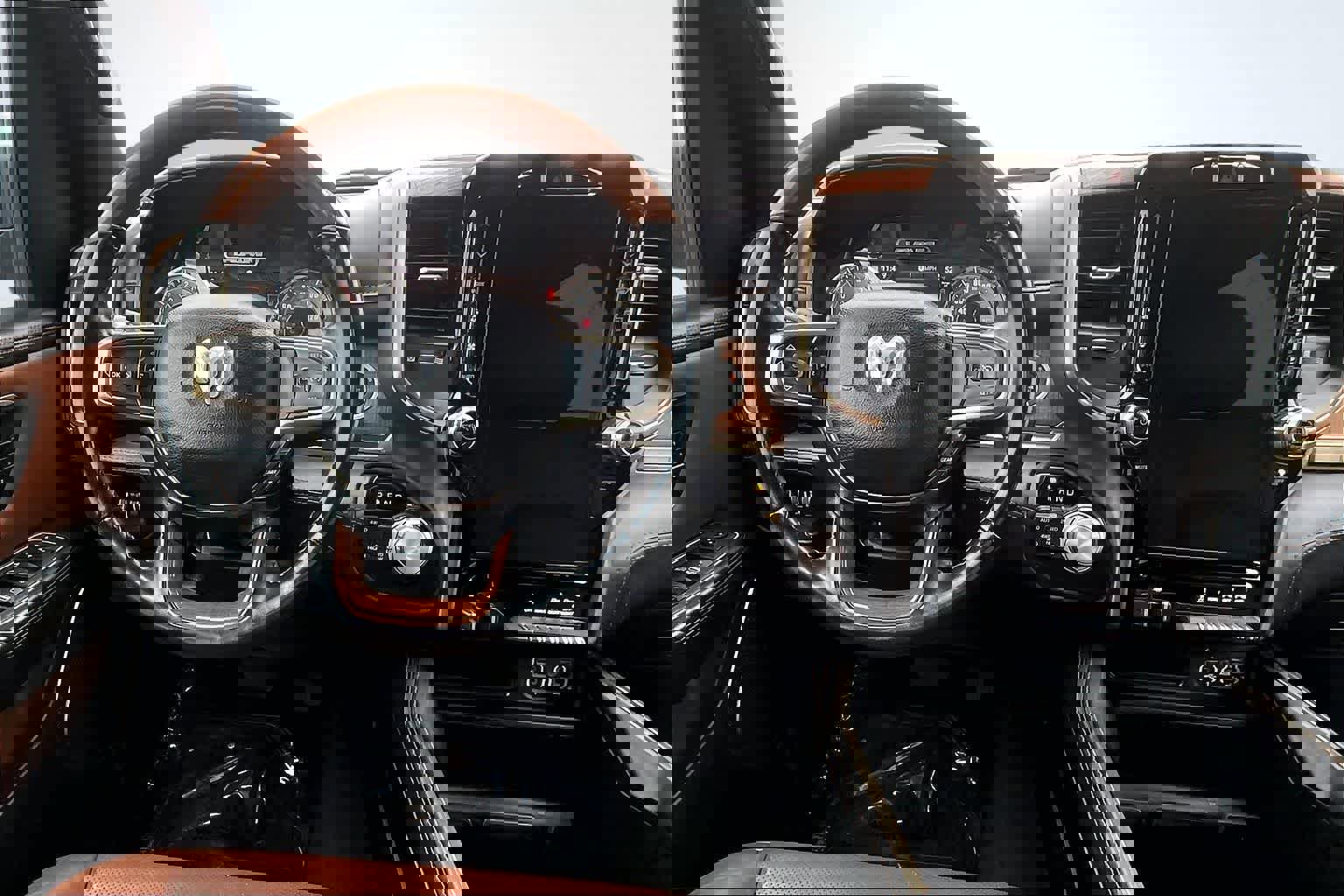 Used 2022 RAM 1500 Limited w/ Body-Colour Bumper Group image 15