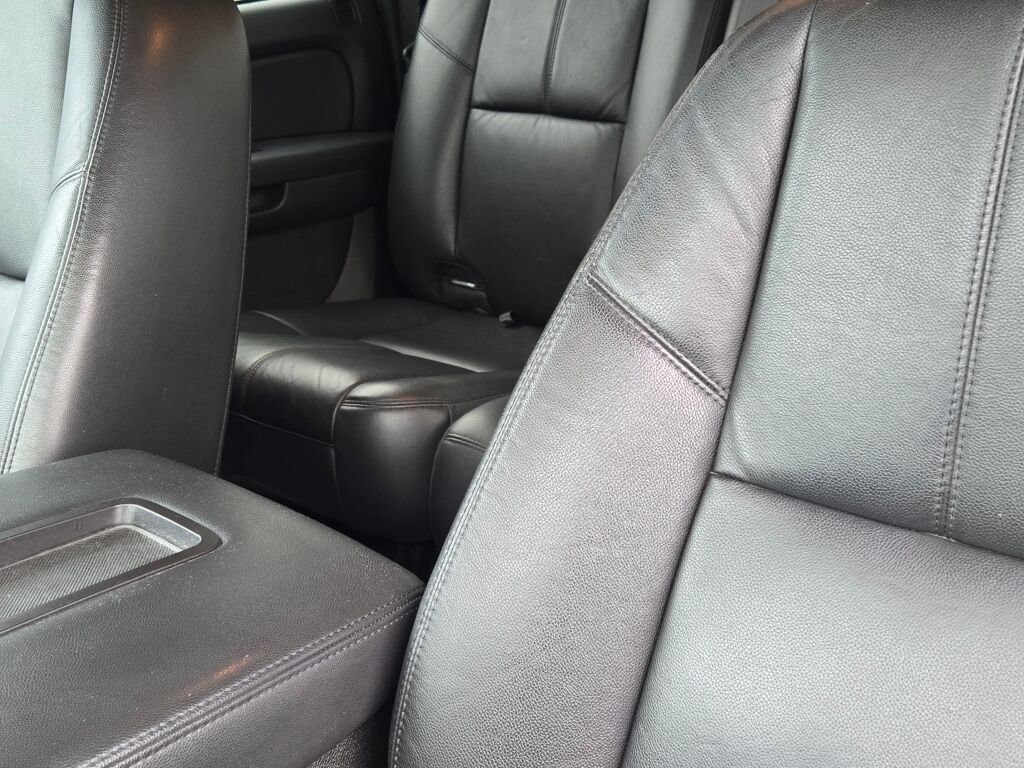 Used 2013 Chevrolet Avalanche LT w/ All-Star Edition image 22