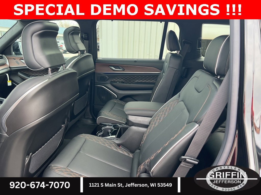 New 2025 Jeep Grand Cherokee L Summit w/ Obsidian Package image 17