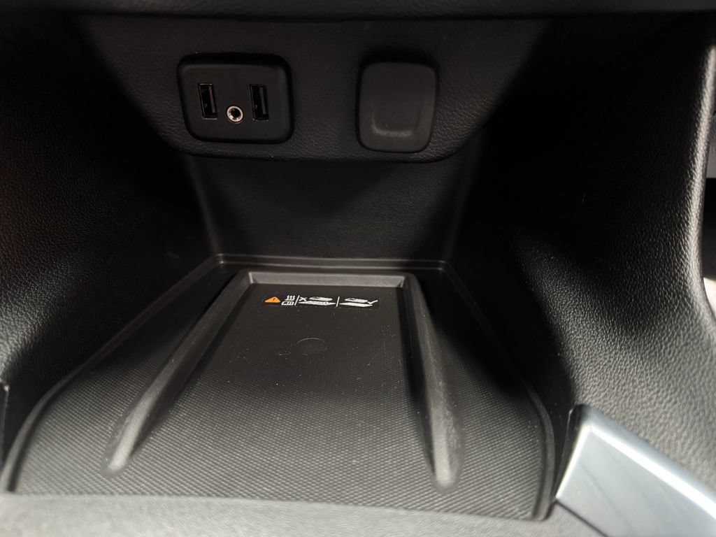 Used 2023 Chevrolet Traverse LT AWD/4WD image 18