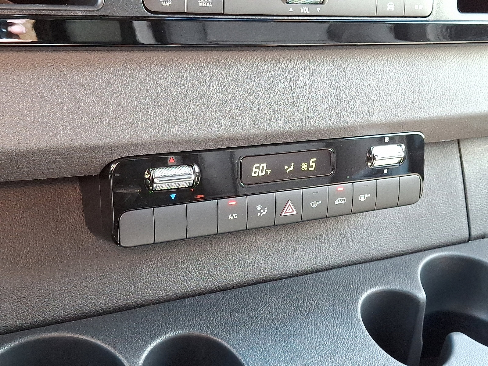 Used 2024 Mercedes-Benz Sprinter 2500 image 16