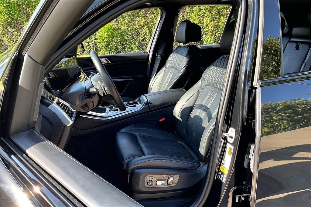 Used 2024 BMW X5 M60i AWD/4WD image 34