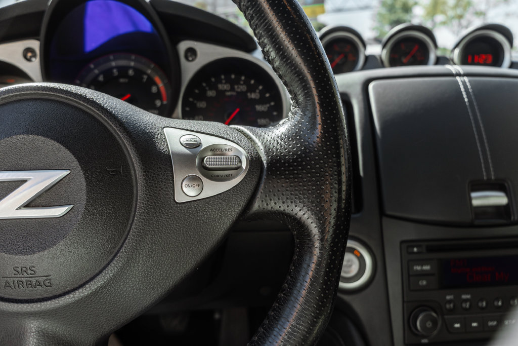 Used 2017 Nissan 370Z Coupe RWD image 19