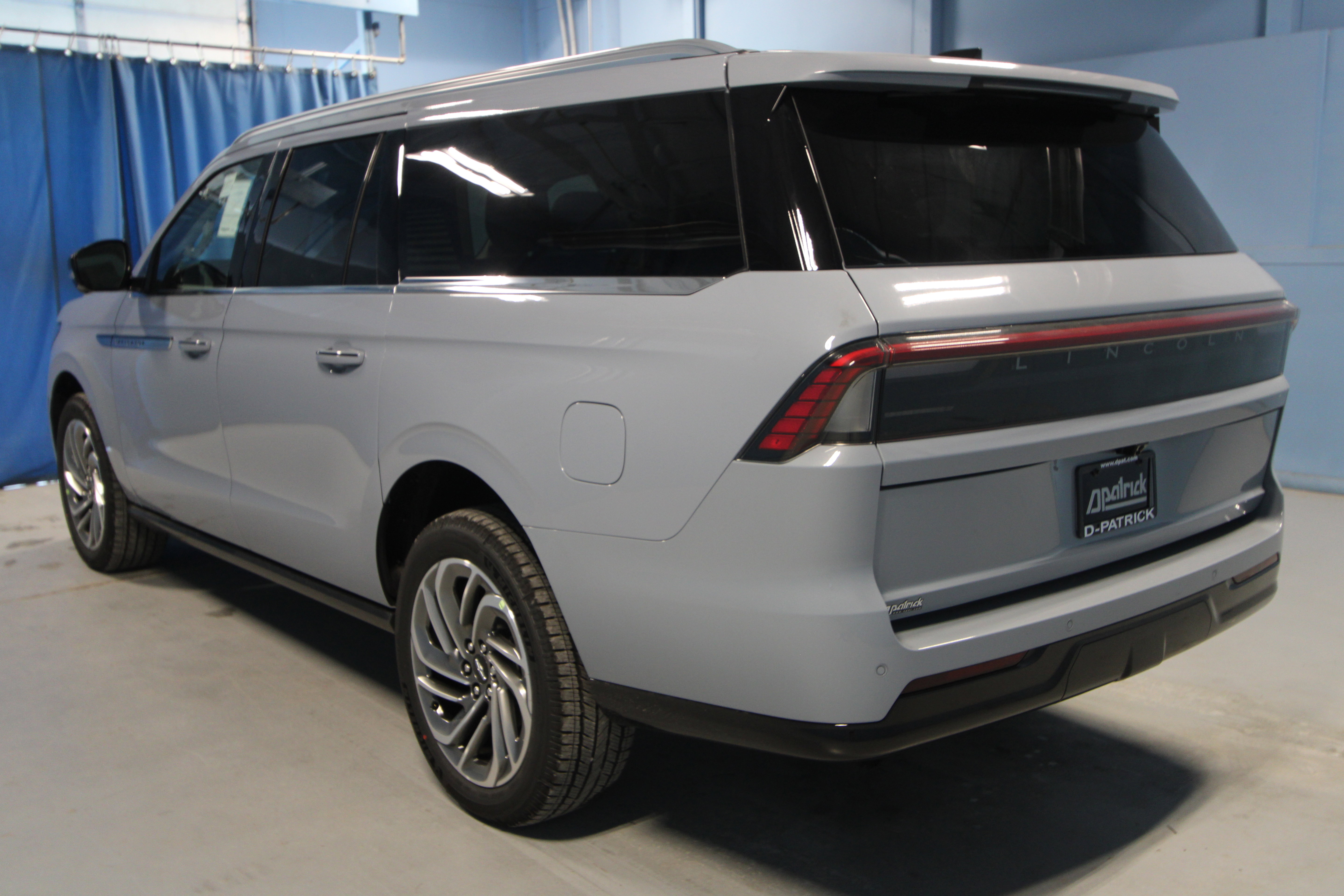 New 2026 Lincoln Navigator L Reserve AWD/4WD image 29