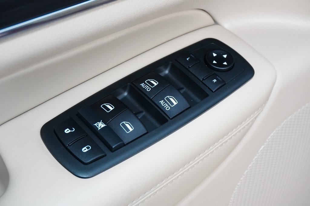 Used 2021 Jeep Grand Cherokee Limited image 24