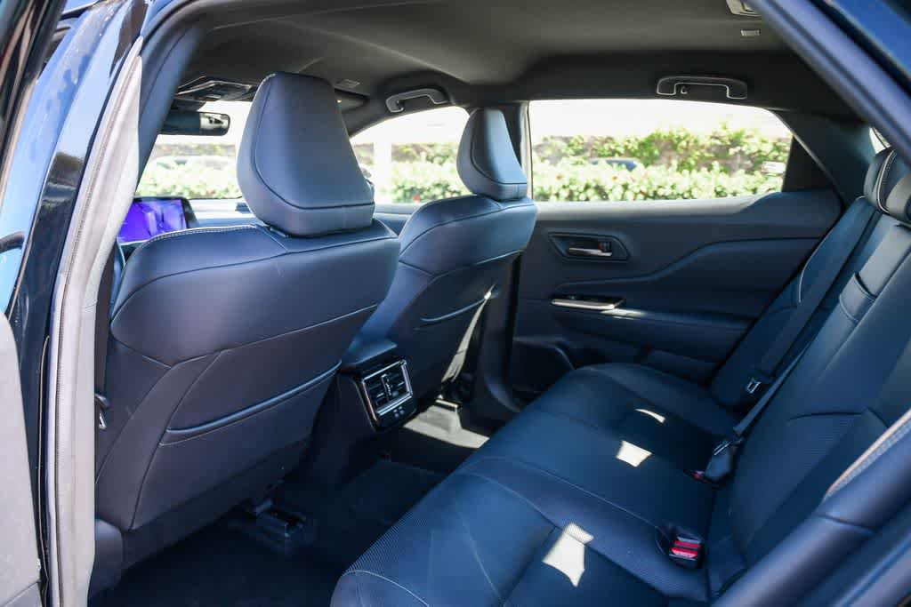 Used 2025 Toyota Crown AWD/4WD image 18