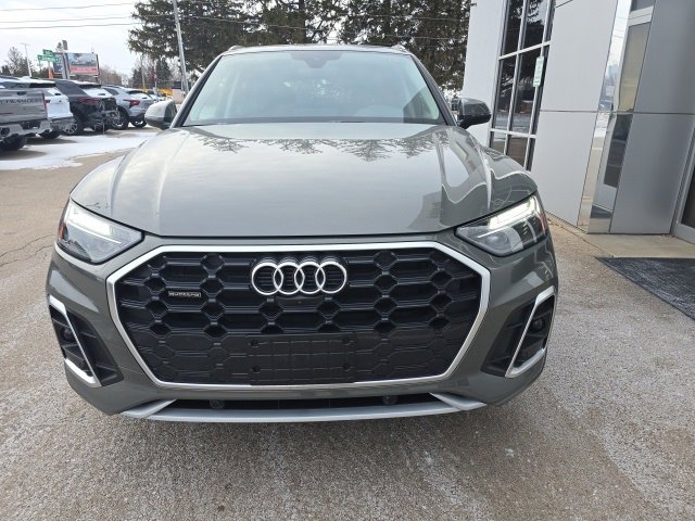 Used 2023 Audi Q5 2.0T Premium Plus w/ Premium Plus Package image 2