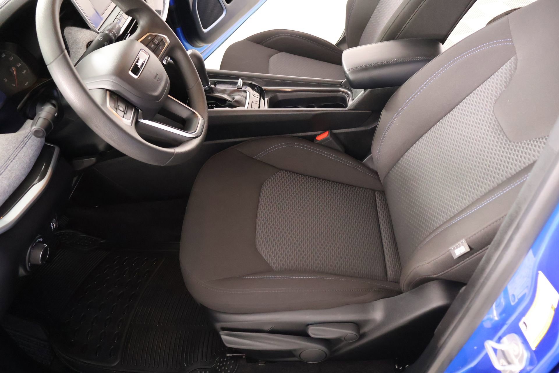 Used 2025 Jeep Compass Sport w/ Mopar Graphics Package AWD/4WD image 10