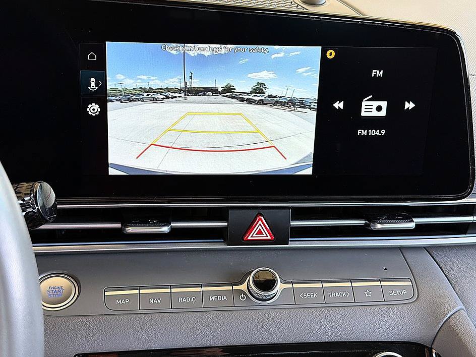 Certified 2025 Hyundai Elantra SEL FWD image 14