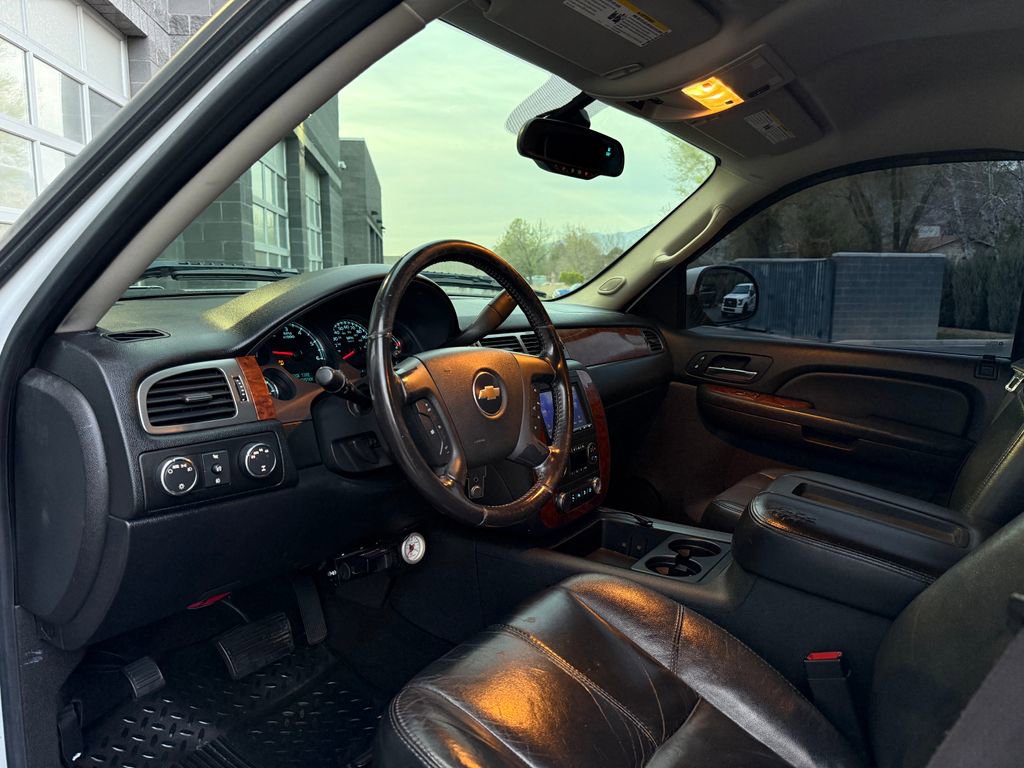 Used 2007 Chevrolet Silverado 1500 LTZ w/ Safety Package AWD/4WD image 27