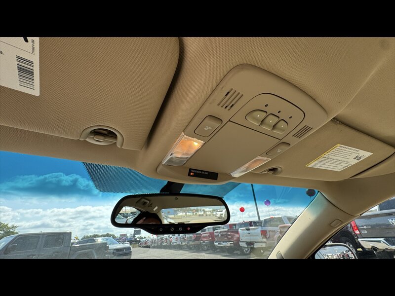 Used 2011 Buick Lucerne CXL w/ Driver Confidence Package FWD image 18