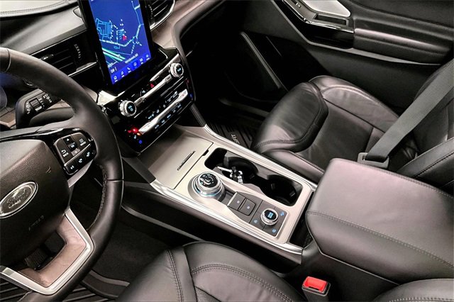 Used 2024 Ford Explorer Platinum w/ Technology Package image 13