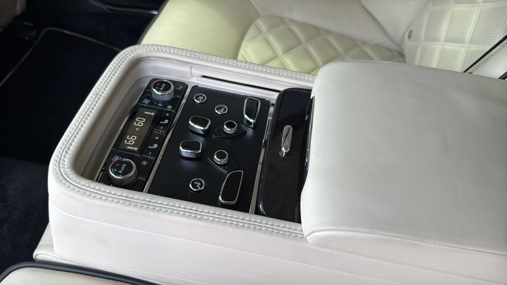Used 2013 Bentley Mulsanne RWD image 27