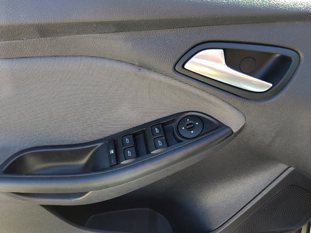 Used 2014 Ford Focus SE FWD image 27