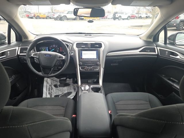 Used 2019 Ford Fusion SE image 15