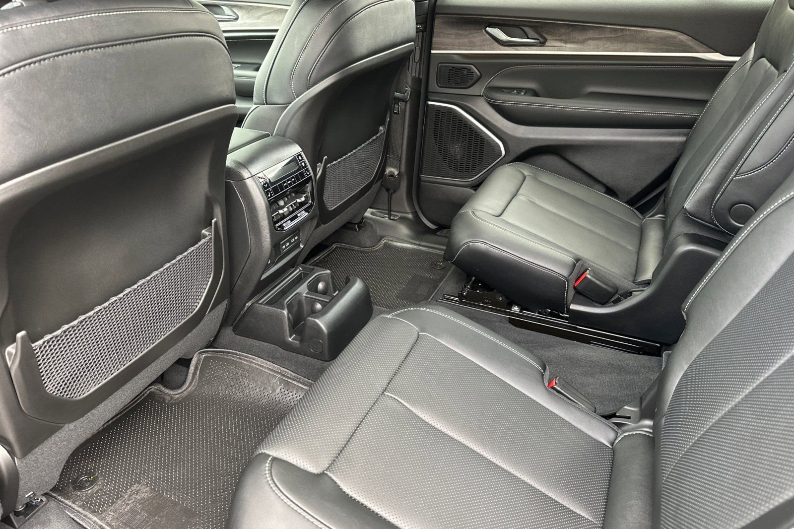 New 2026 Jeep Grand Cherokee L Limited AWD/4WD image 12