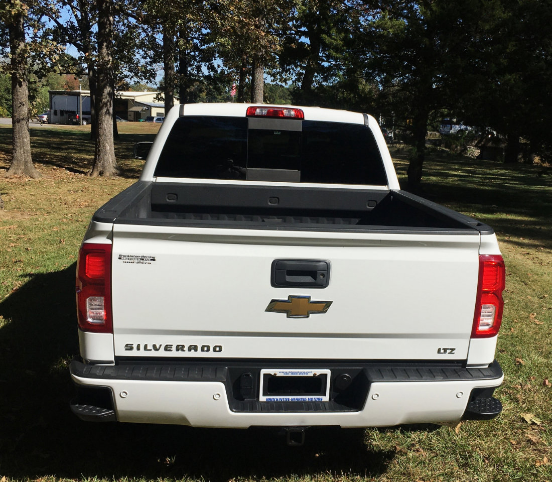Used 2017 Chevrolet Silverado 1500 LTZ Z71 w/ LTZ Plus Package image 4