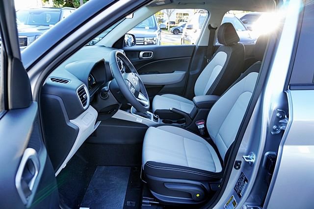 New 2026 Hyundai Venue SEL FWD image 17