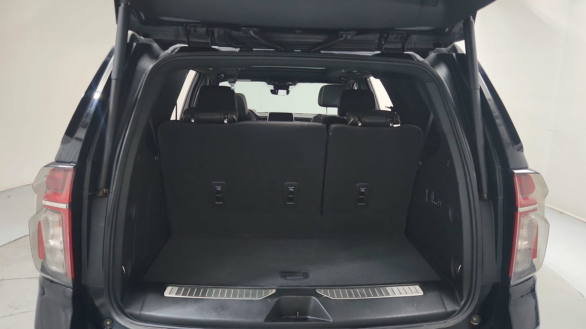 Certified 2023 Chevrolet Tahoe Premier AWD/4WD image 26