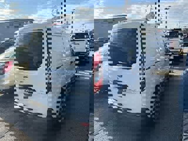 Used 2014 Ford Transit Connect XLT image 4