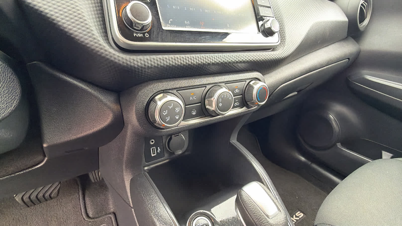 Used 2024 Nissan Kicks S FWD image 14