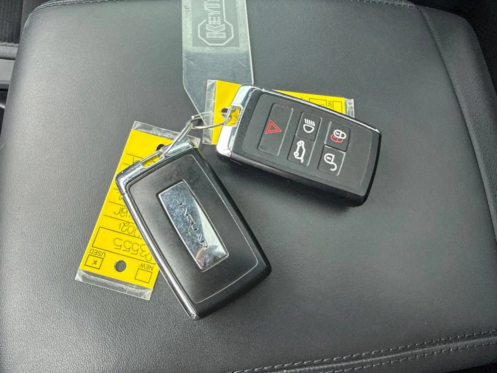 Used 2021 Jaguar F-PACE SVR AWD/4WD image 27