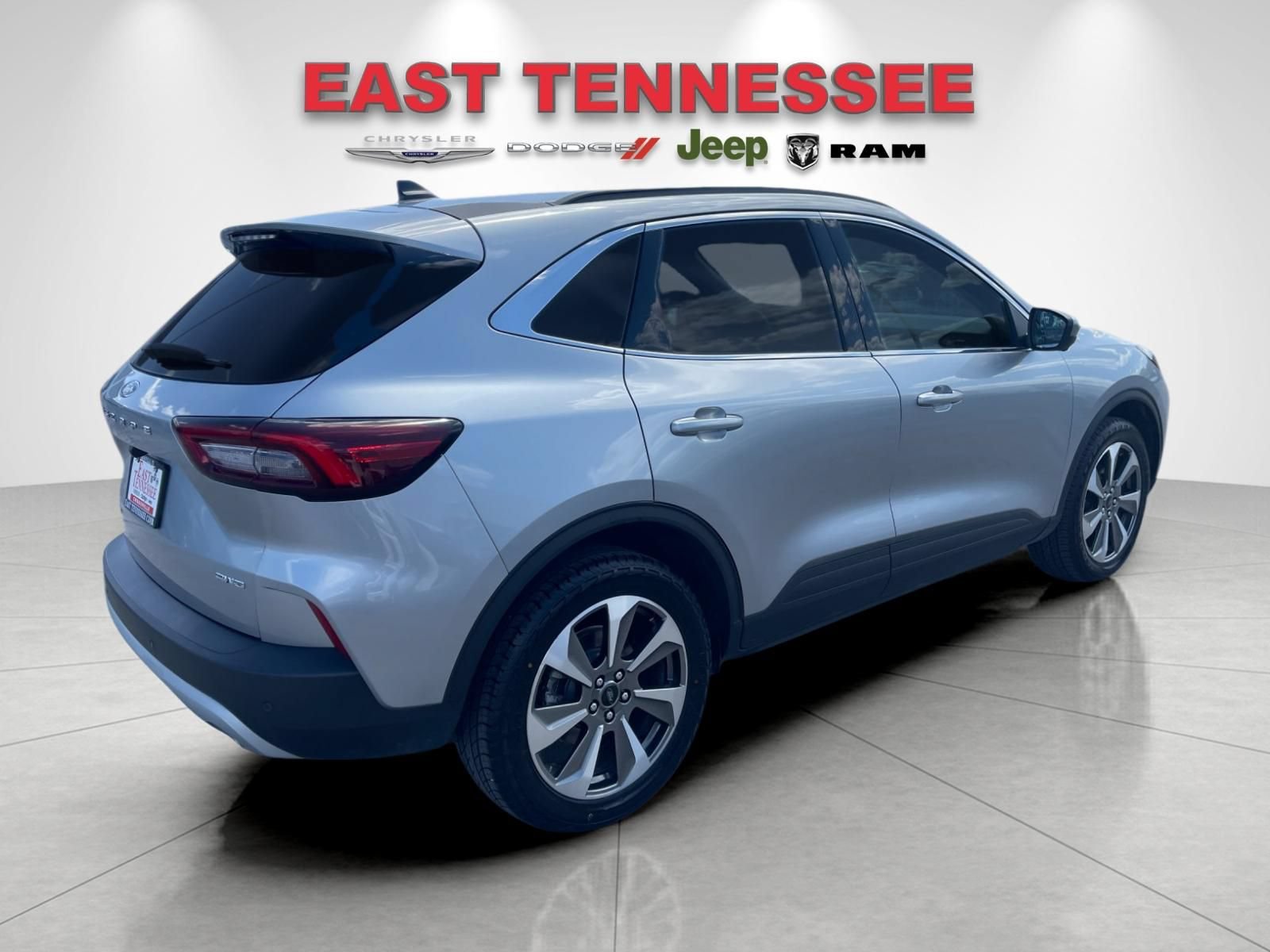 Used 2024 Ford Escape Platinum AWD/4WD image 3