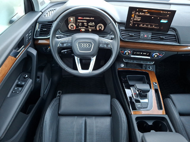 Used 2023 Audi Q5 2.0T Premium Plus w/ Premium Plus Package AWD/4WD image 11