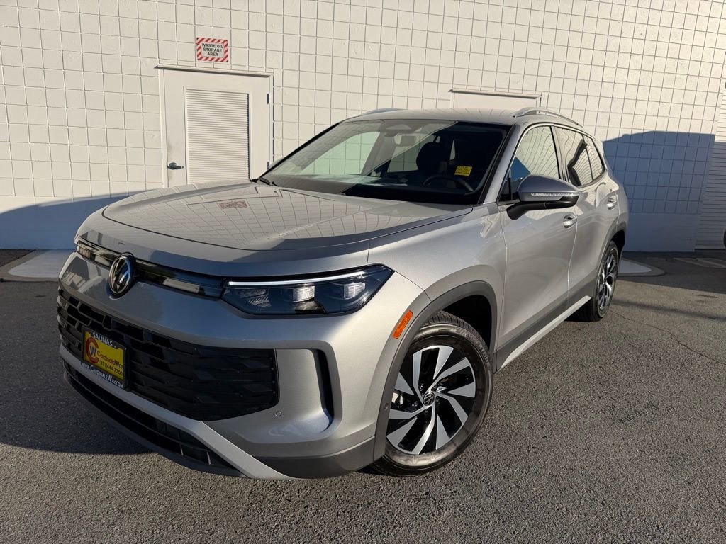 New 2026 Volkswagen Tiguan S FWD image 1