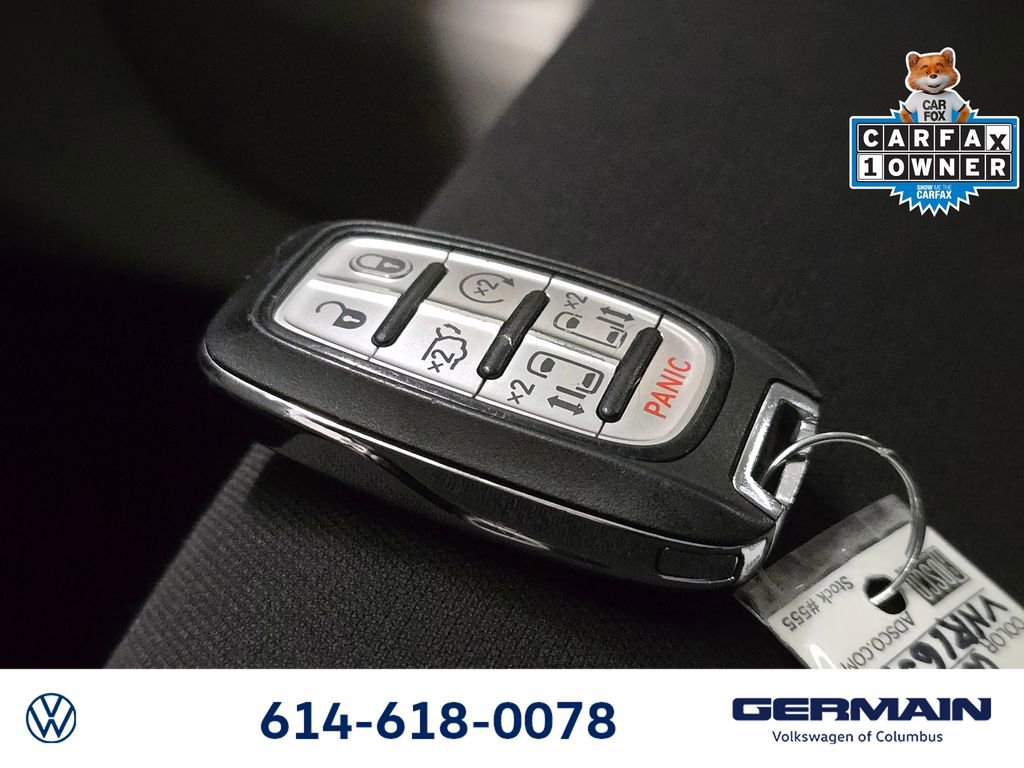 Used 2022 Chrysler Voyager LX image 39