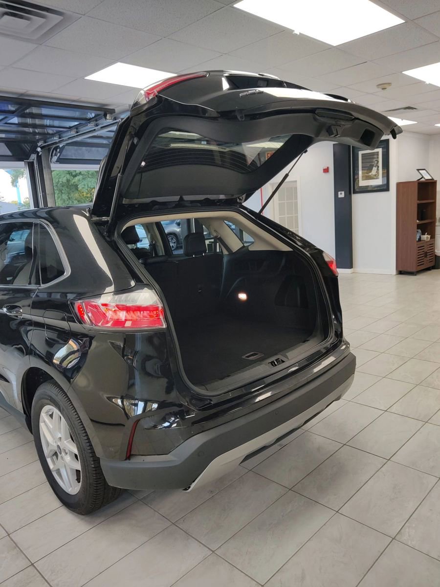 Used 2022 Ford Edge SEL image 9