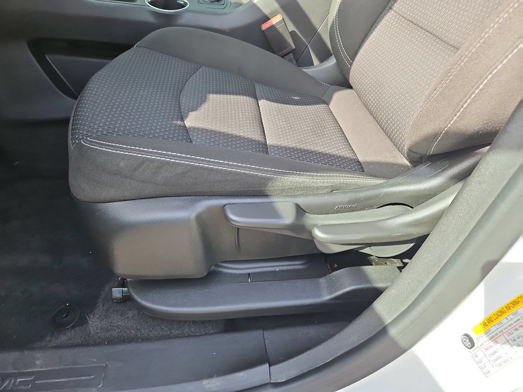 Used 2024 GMC Terrain SLE AWD/4WD image 19