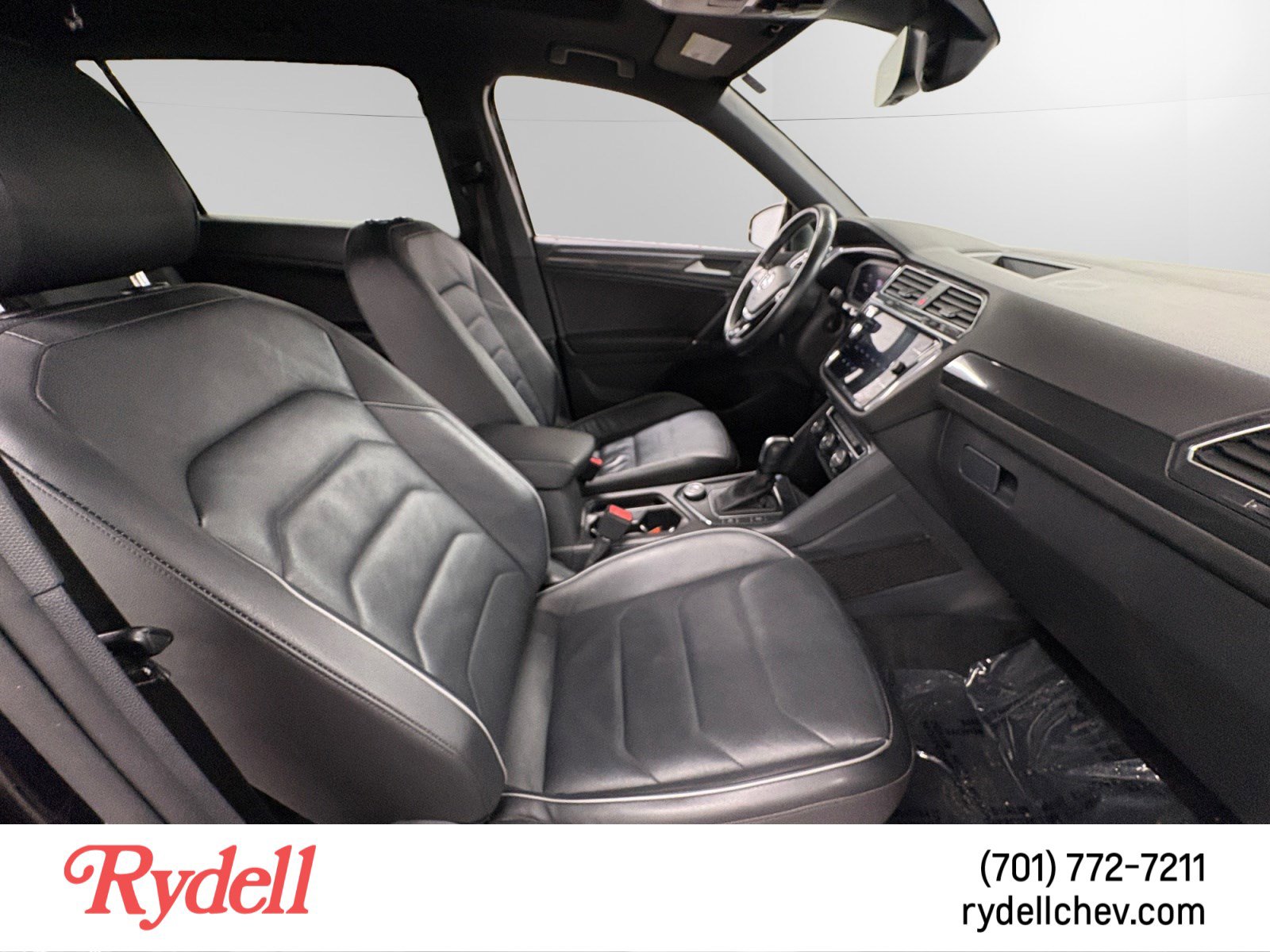 Used 2020 Volkswagen Tiguan SEL Premium R-Line w/ 3rd Row Seat Package image 17