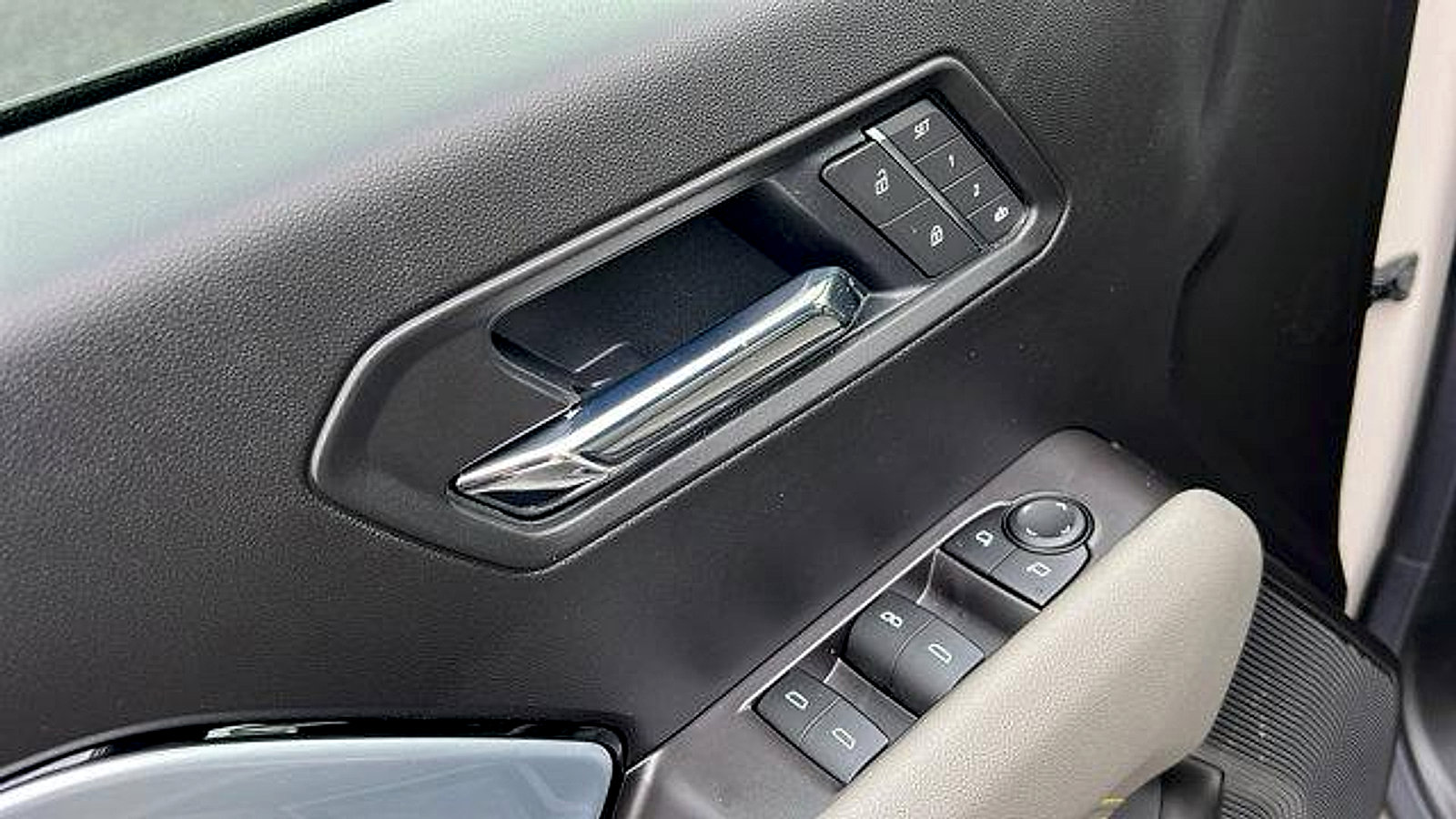 New 2026 Chevrolet Colorado ZR2 w/ Technology Package image 18