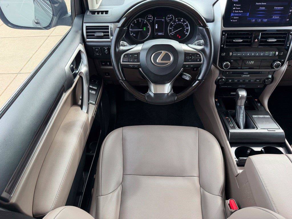 Used 2023 Lexus GX 460 Premium w/ Accessory Package AWD/4WD image 11