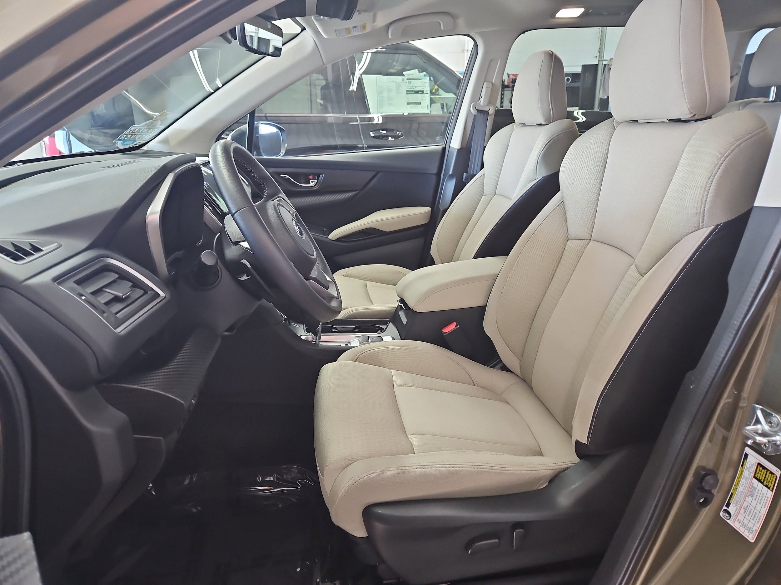 Used 2025 Subaru Ascent Premium AWD/4WD image 9