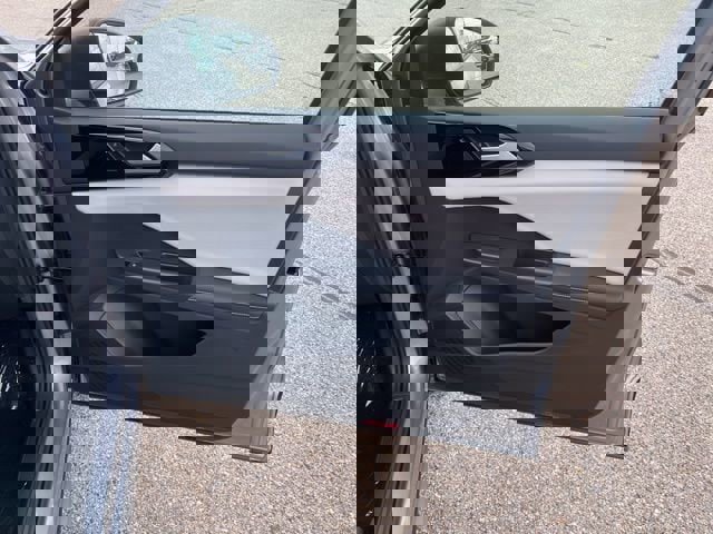 New 2025 Volkswagen Taos S image 15